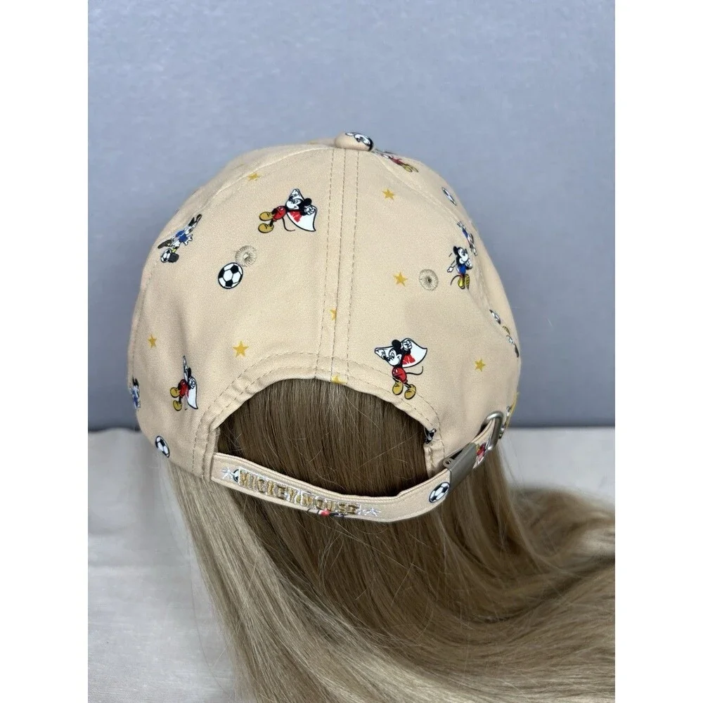 Disney Theme Park Mickey Mouse Soccer player back strap 21 in Miniso Youth cap
